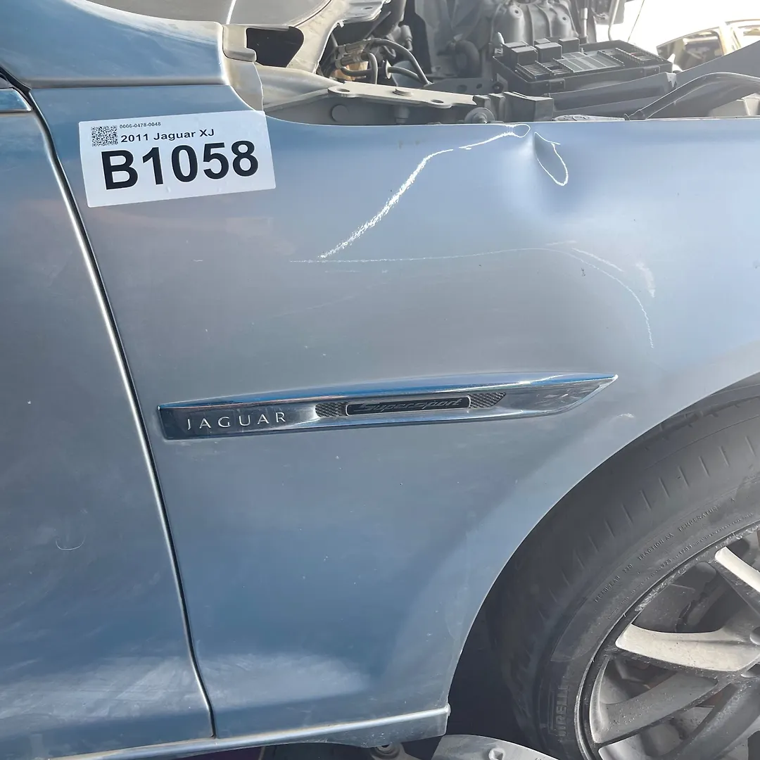 Fender (LHF) - 2011 Jaguar XJ