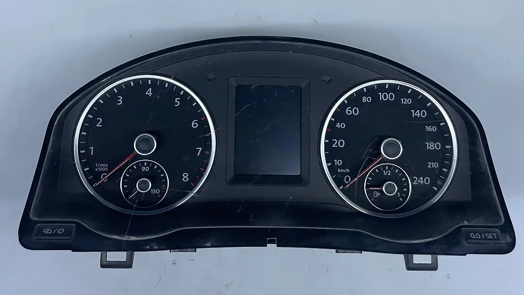 Speedometer - 2016 Volkswagen Tiguan