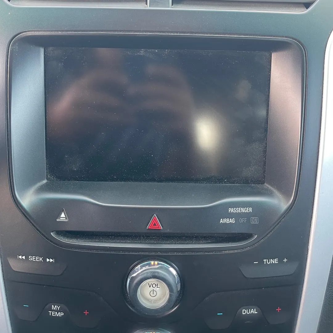 Info-gps-tv screen - 2014 Ford Explorer XLT