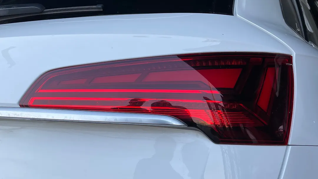 Tail Light (RH) - 2024 Audi Q5