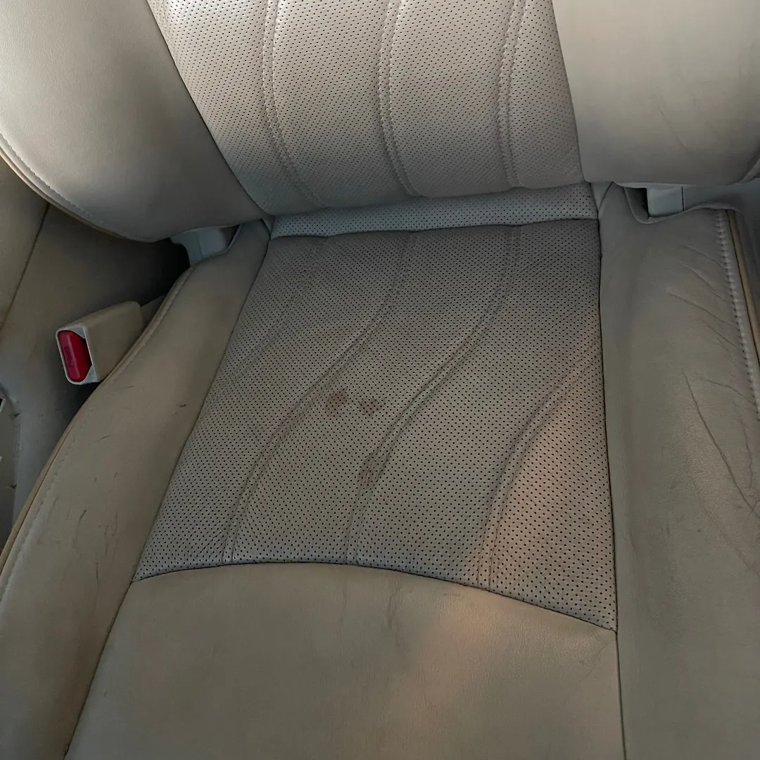 Front Seat (LHS) - 2015 Infiniti QX60