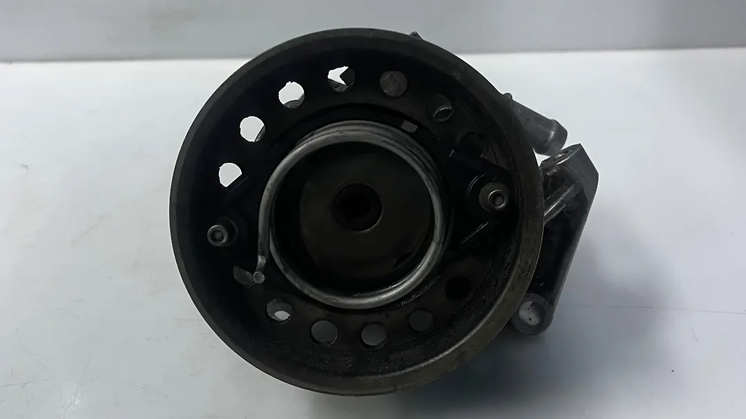 Power steering pump - 2008 Land Rover LR4