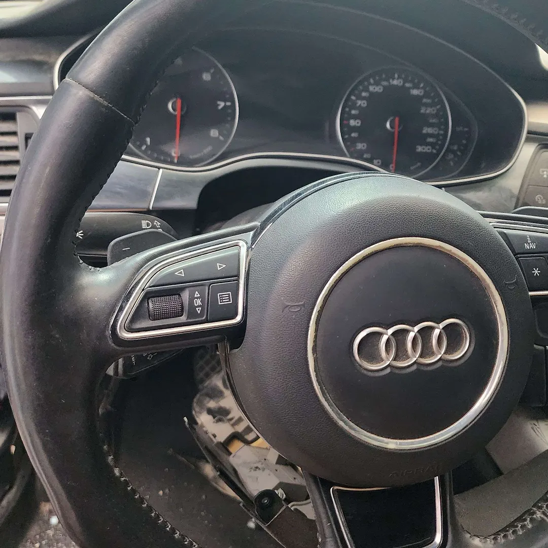 Steering wheel - 2012 Audi A6