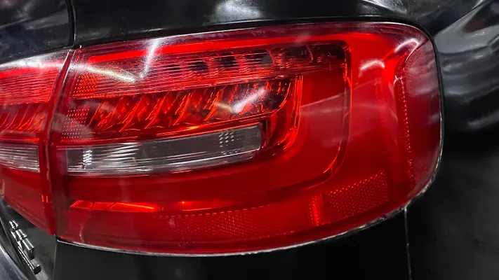 Tail Light (RH) - 2015 Audi A4 Quattro