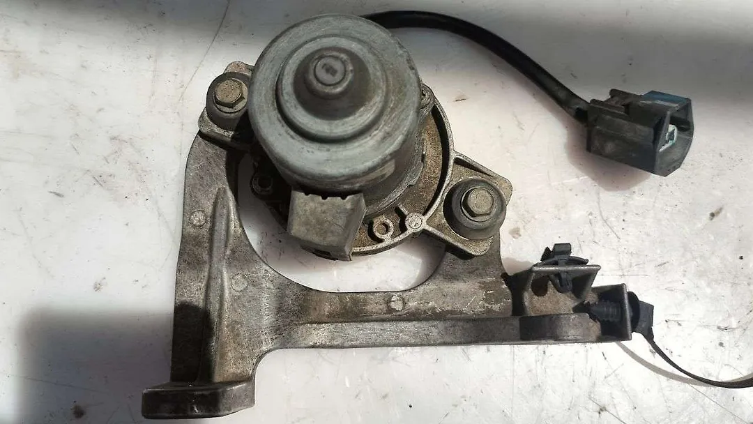 Vacuum pump - 2013 Cadillac CTS