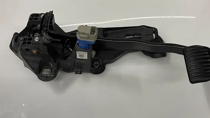 Pedal brake/clutch - 2017 Lincoln Continental Livery