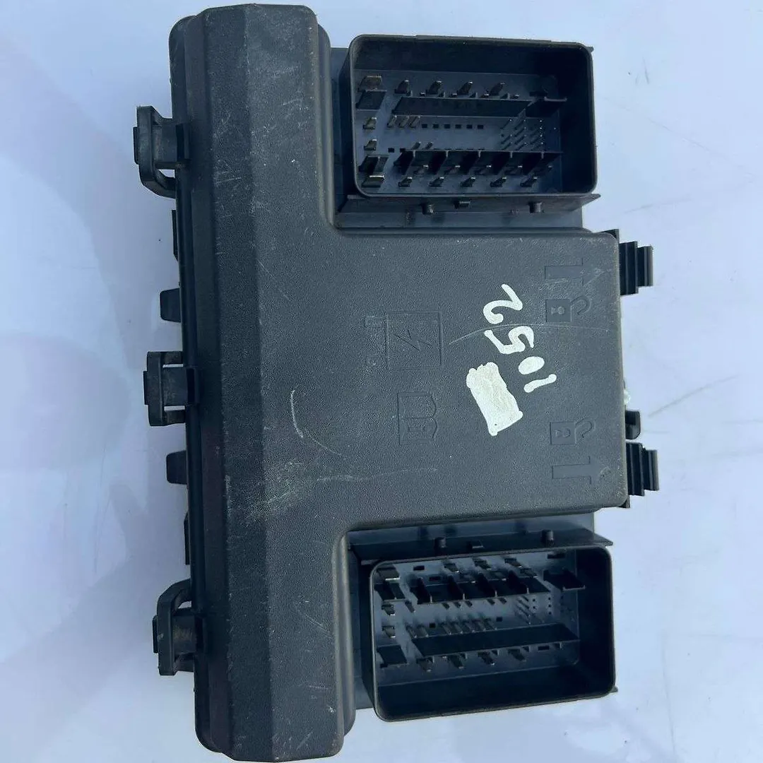 Fuse box - 2017 Lincoln MKX