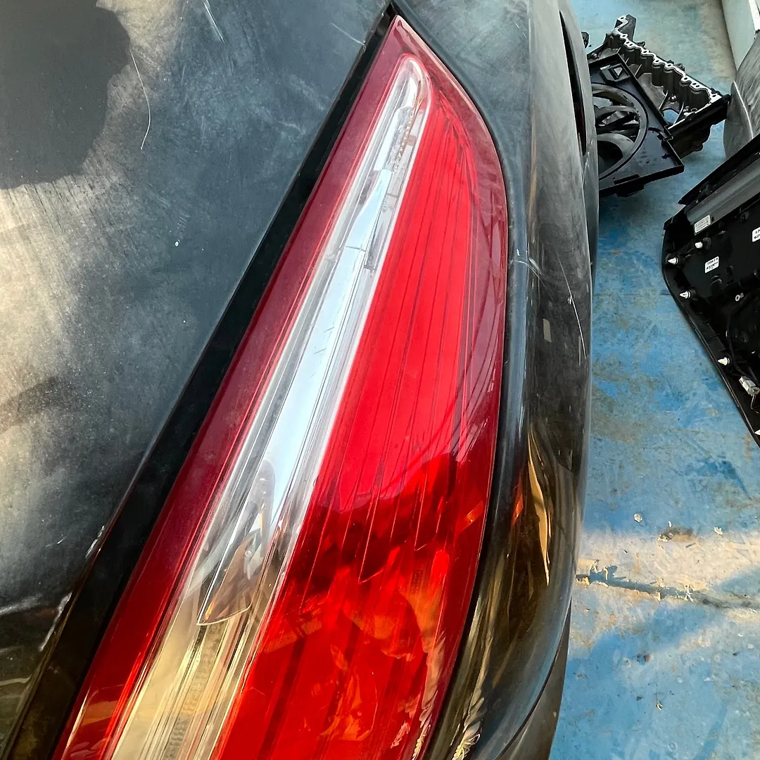 Tail Light (RH) - 2011 Jaguar XJL
