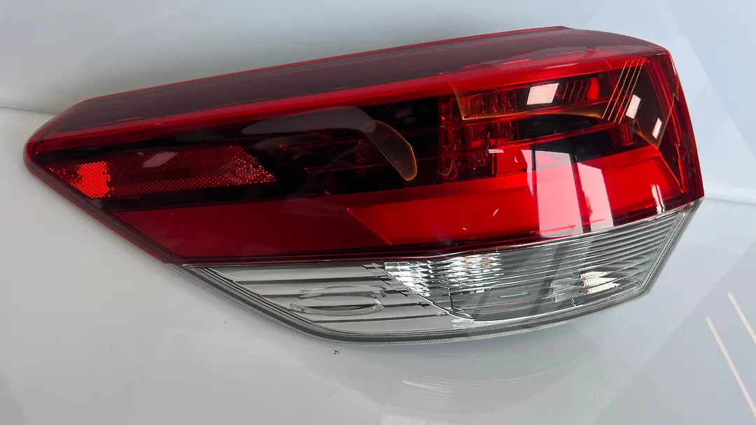 Trunk Light (LH) - 2018 Toyota Highlander SE