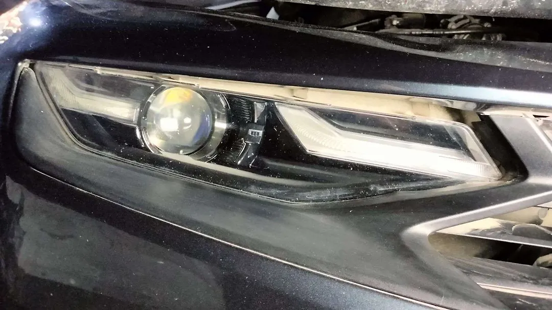 Headlight (RH) - 2021 Chevrolet Camaro 1LS/1LT
