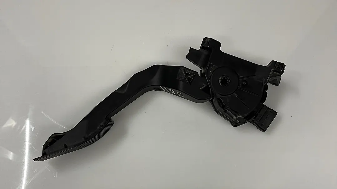 Accelerator pedal - 2018 Jeep Compass Longitude