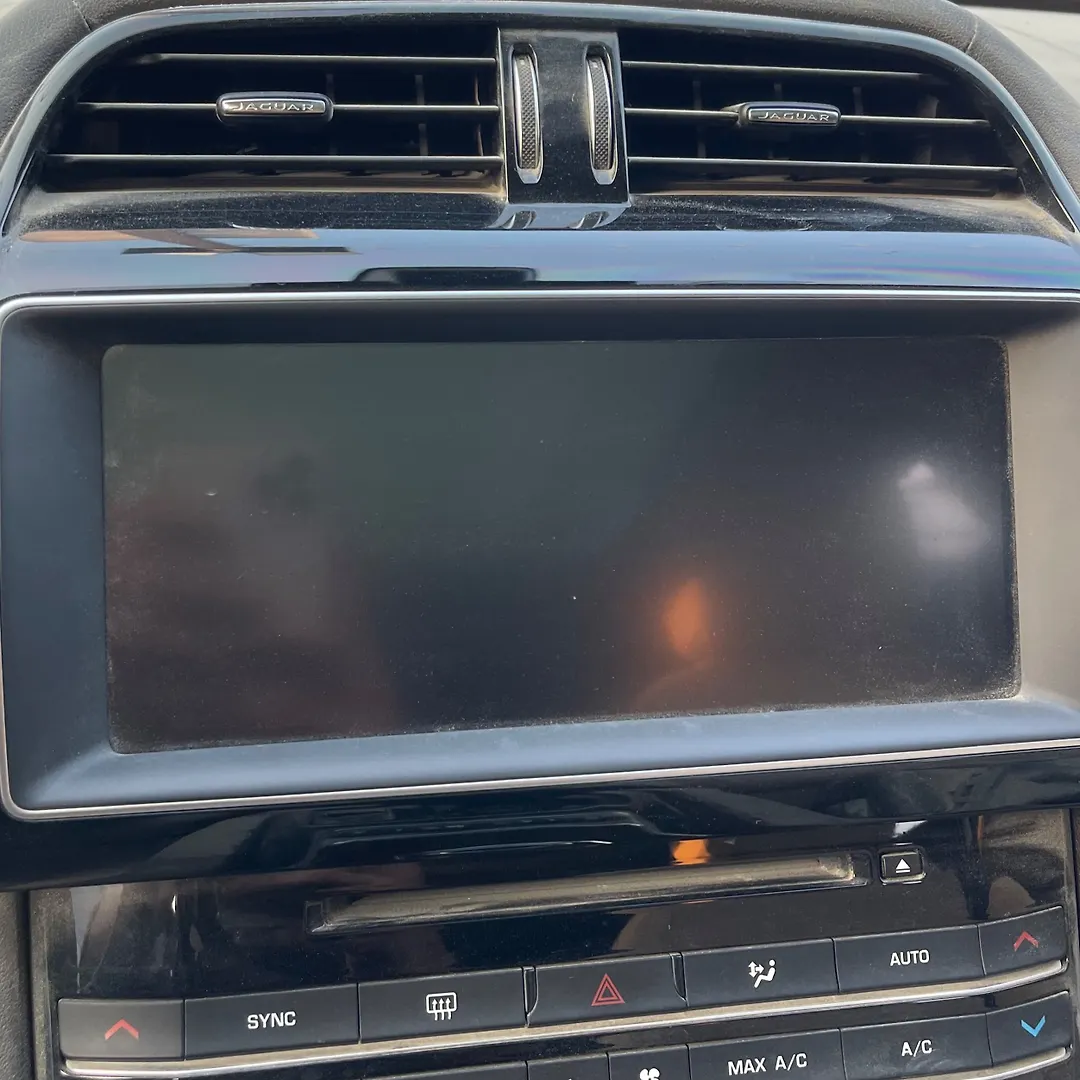Info-gps-tv screen - 2019 Jaguar F PACE