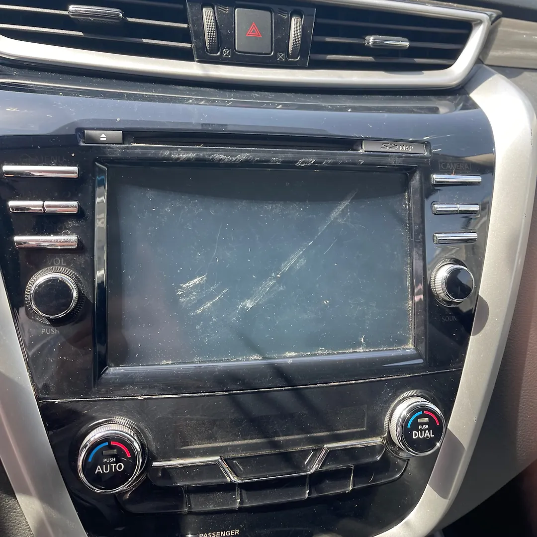 Info-gps-tv screen - 2015 Nissan Murano