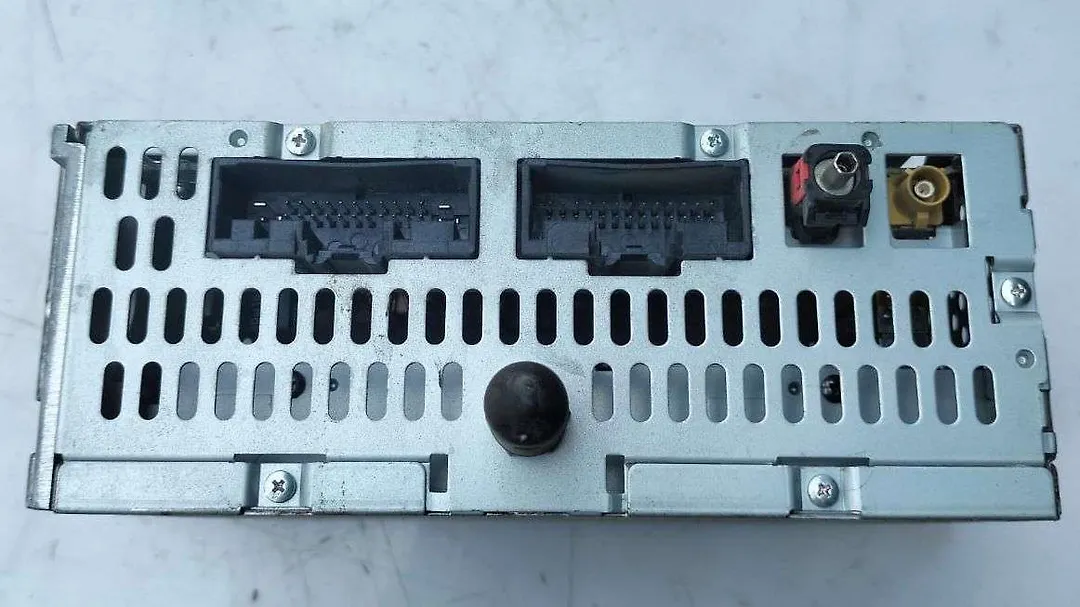 Audio CD Disc player  - 2012 Ford Explorer