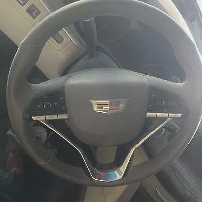 Steering wheel - 2020 Cadillac XT6