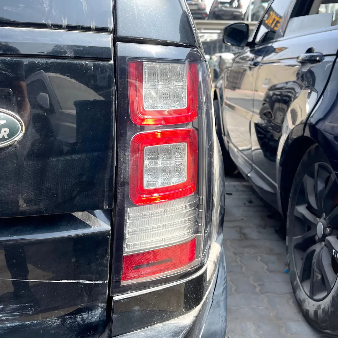 Tail Light (RH) - 2016 Land Rover RANGE ROVER VOGUE