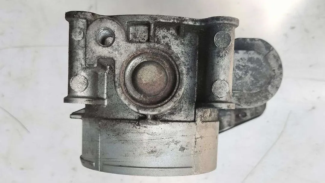 Throttle body - 2012 Ford Explorer