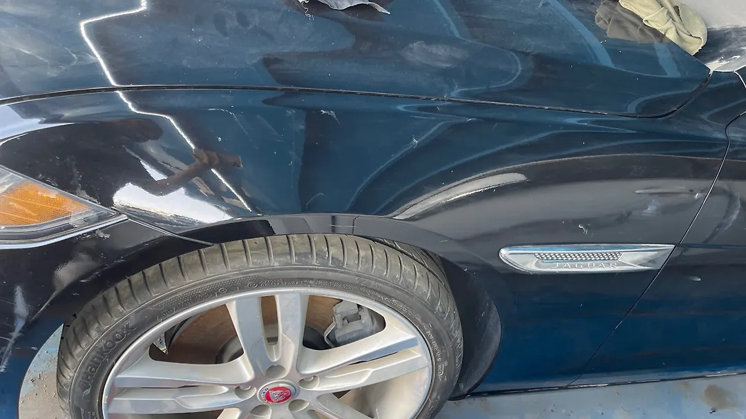 Fender (LHF) - 2017 Jaguar XE