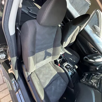 Front Seat (RHS) - 2015 Nissan Rogue