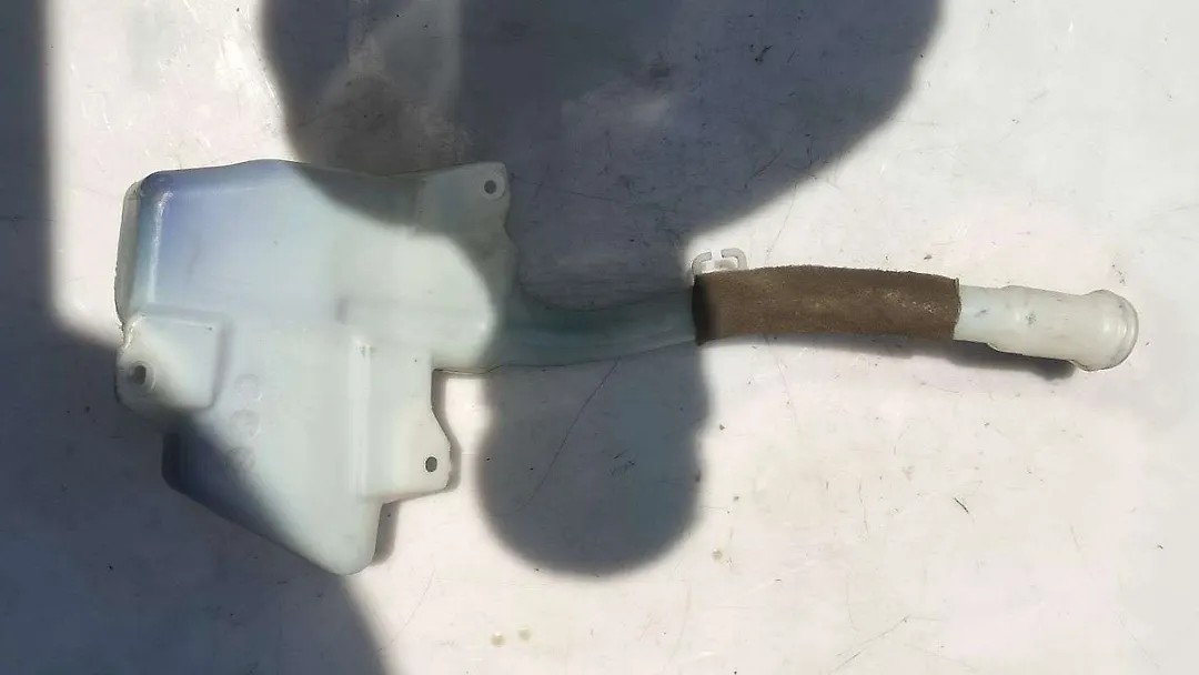 Wiper Water Bottle - 2014 GMC Acadia