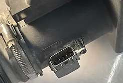 Air cleaner box(RH) - 2012 Jaguar XJ