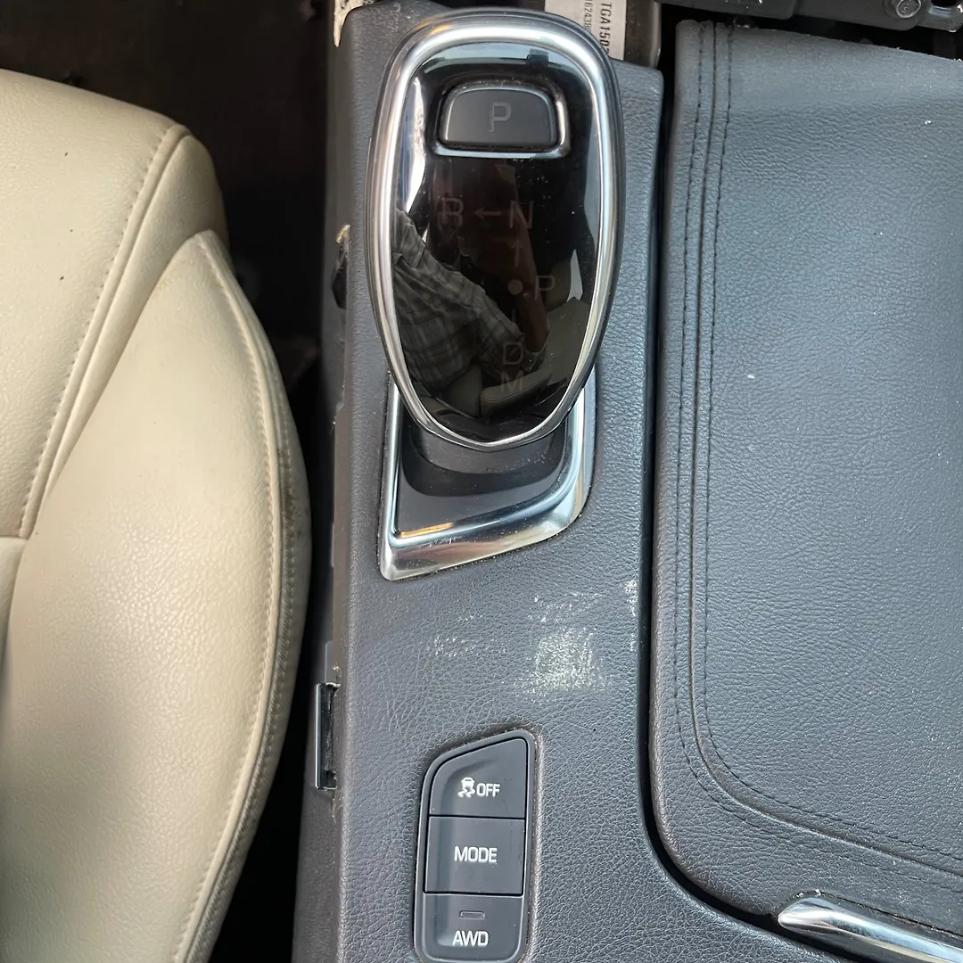 Gear Shift Knob(Automatic) - 2017 Cadillac XT5