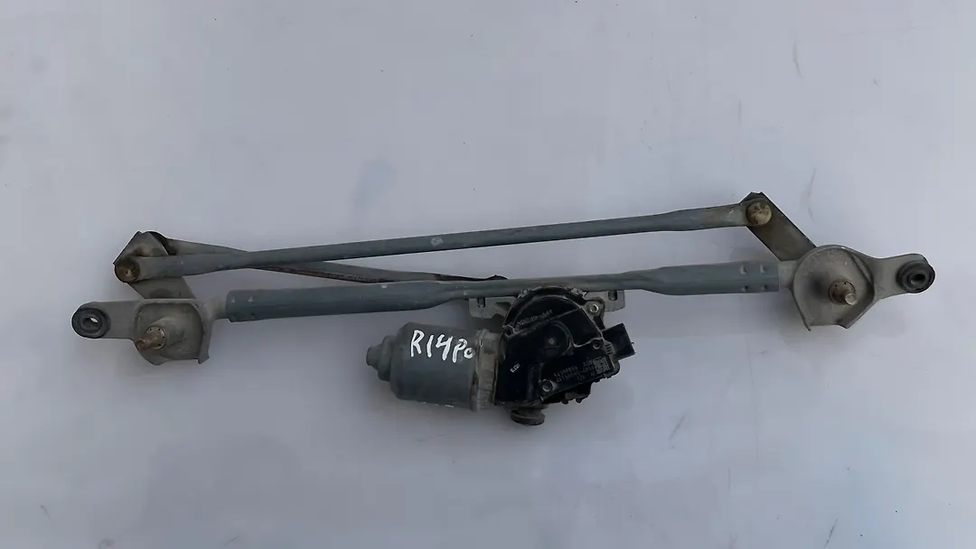 Windshield wiper motor - 2021 Cadillac CT4 Premium