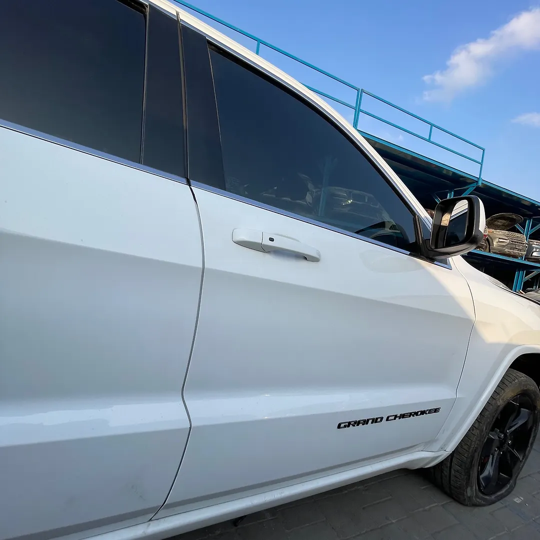 Door (RHF) - 2015 Jeep Grand Cherokee LAREDO