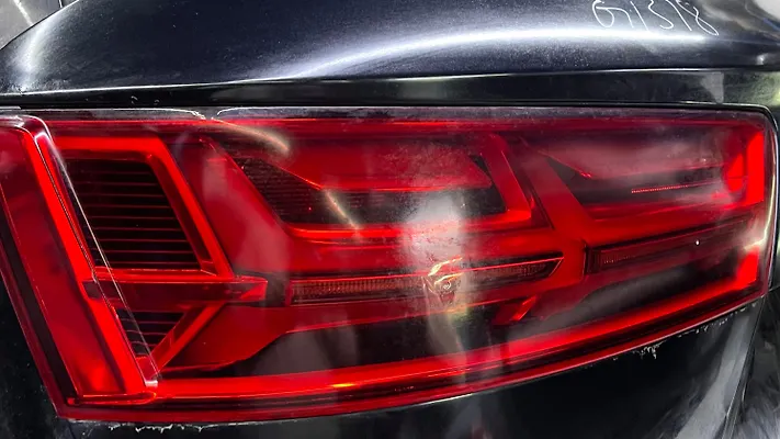 Tail Light (LH) - 2017 Audi Q7