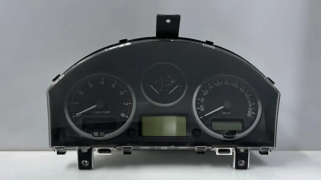 Speedometer - 2011 Land Rover LR2