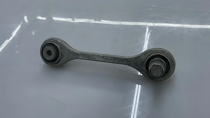 Lower arm (RH) - 2009 Audi A4