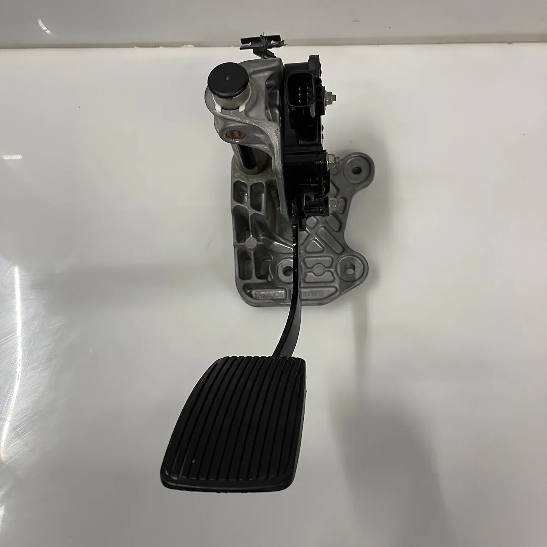 Accelerator pedal - 2006 Lincoln Mark LT