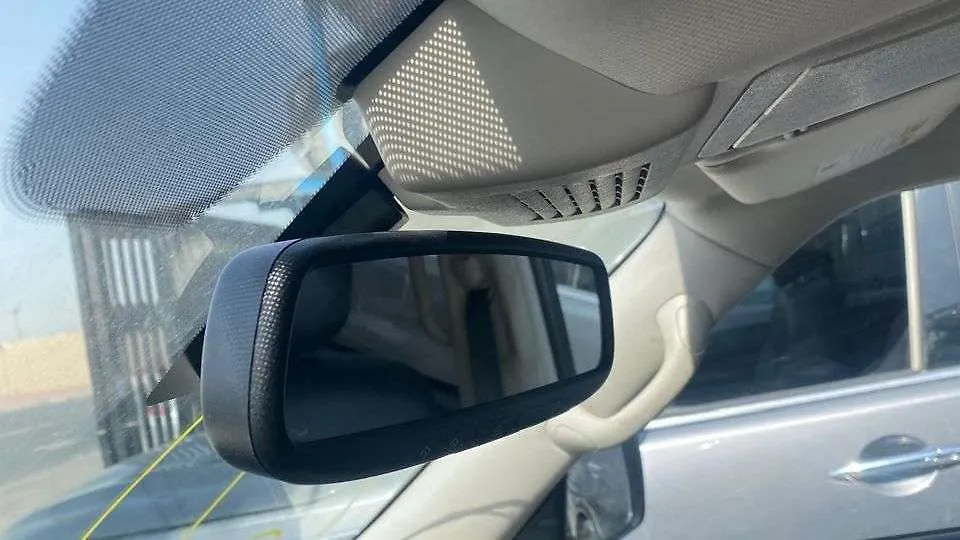 Rear view mirror - 2011 Infiniti QX56