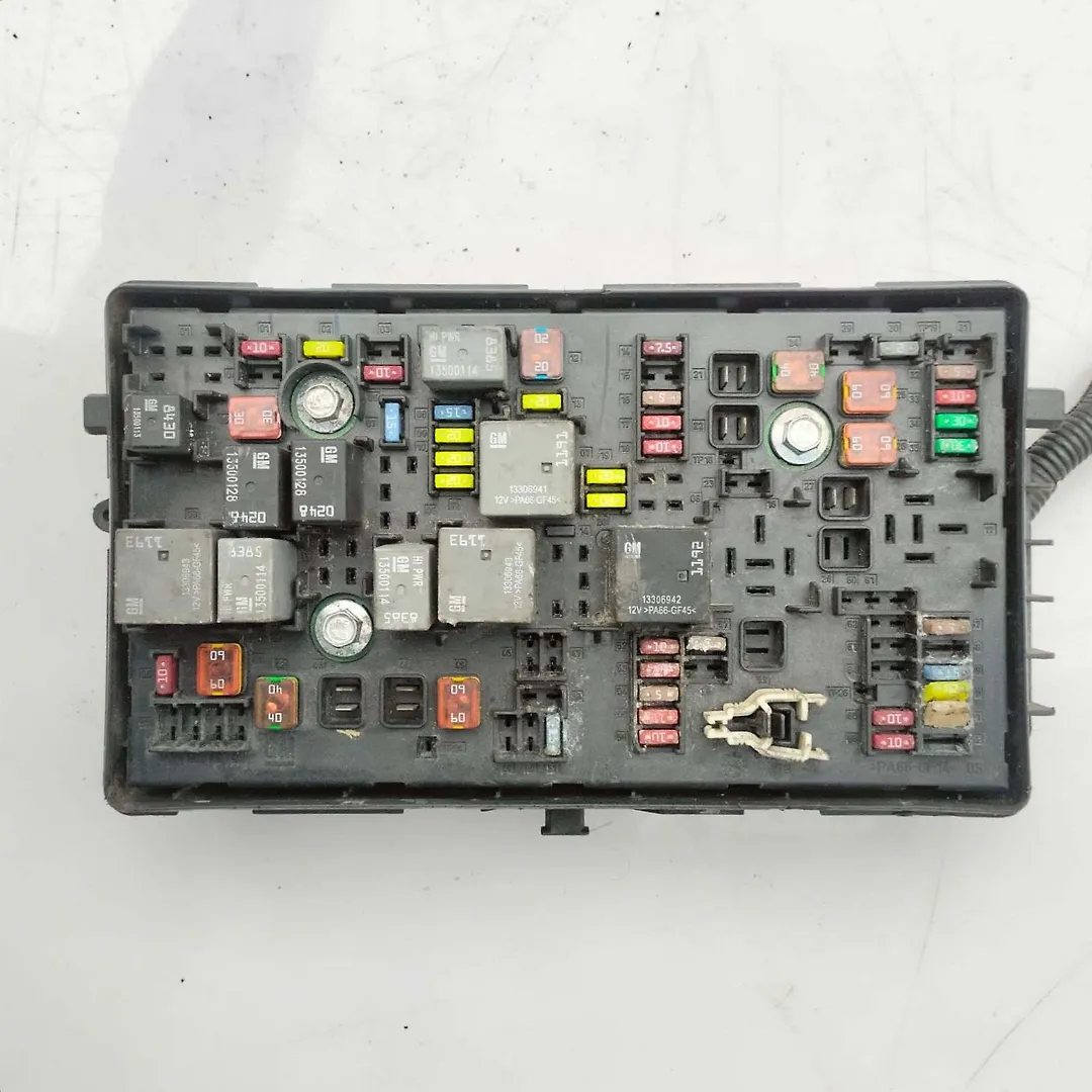 Fuse box - 2012 Cadillac SRX