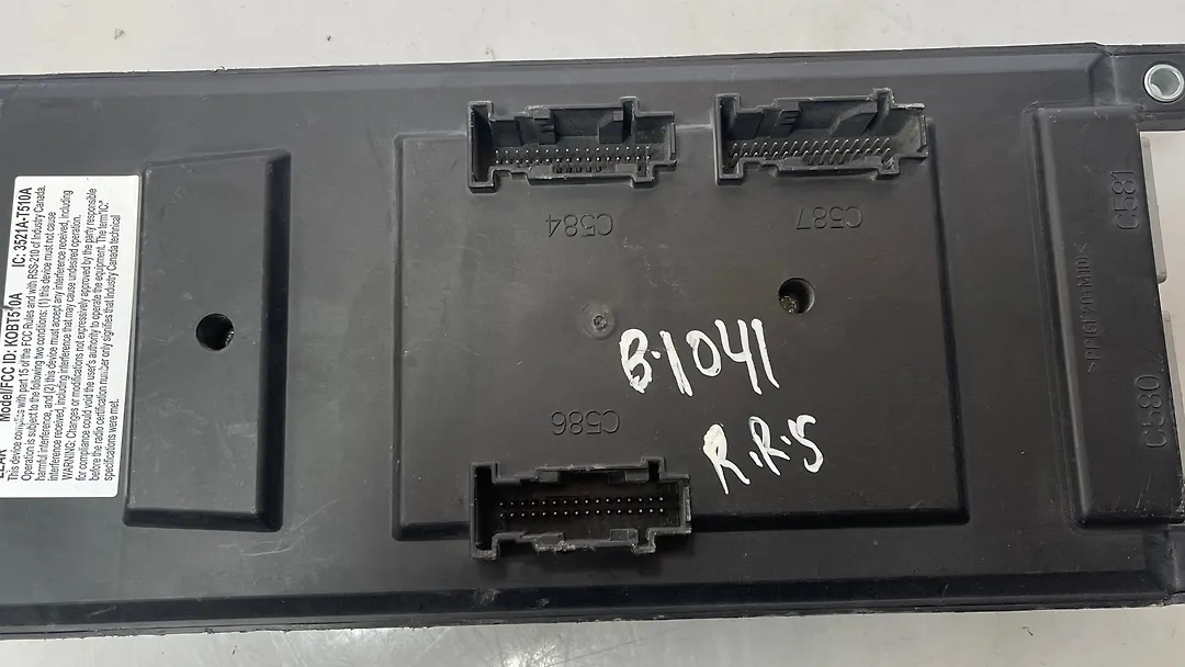 Fuse box - 2013 Land Rover RANGE ROVER SPORT