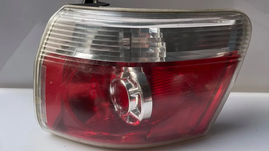 Tail Light (RH) - 2009 GMC Acadia