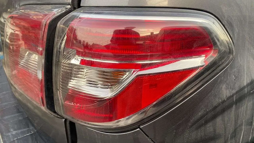 Tail Light (RH) - 2017 Nissan Armada 5.6i