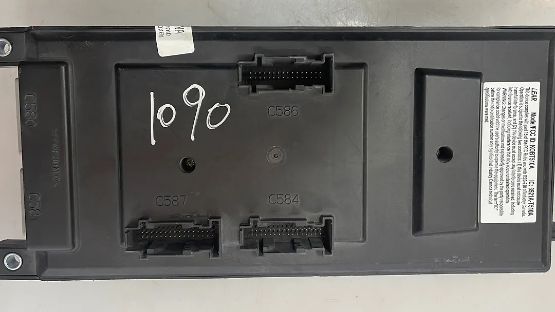 Fuse box - 2013 Jaguar XJ