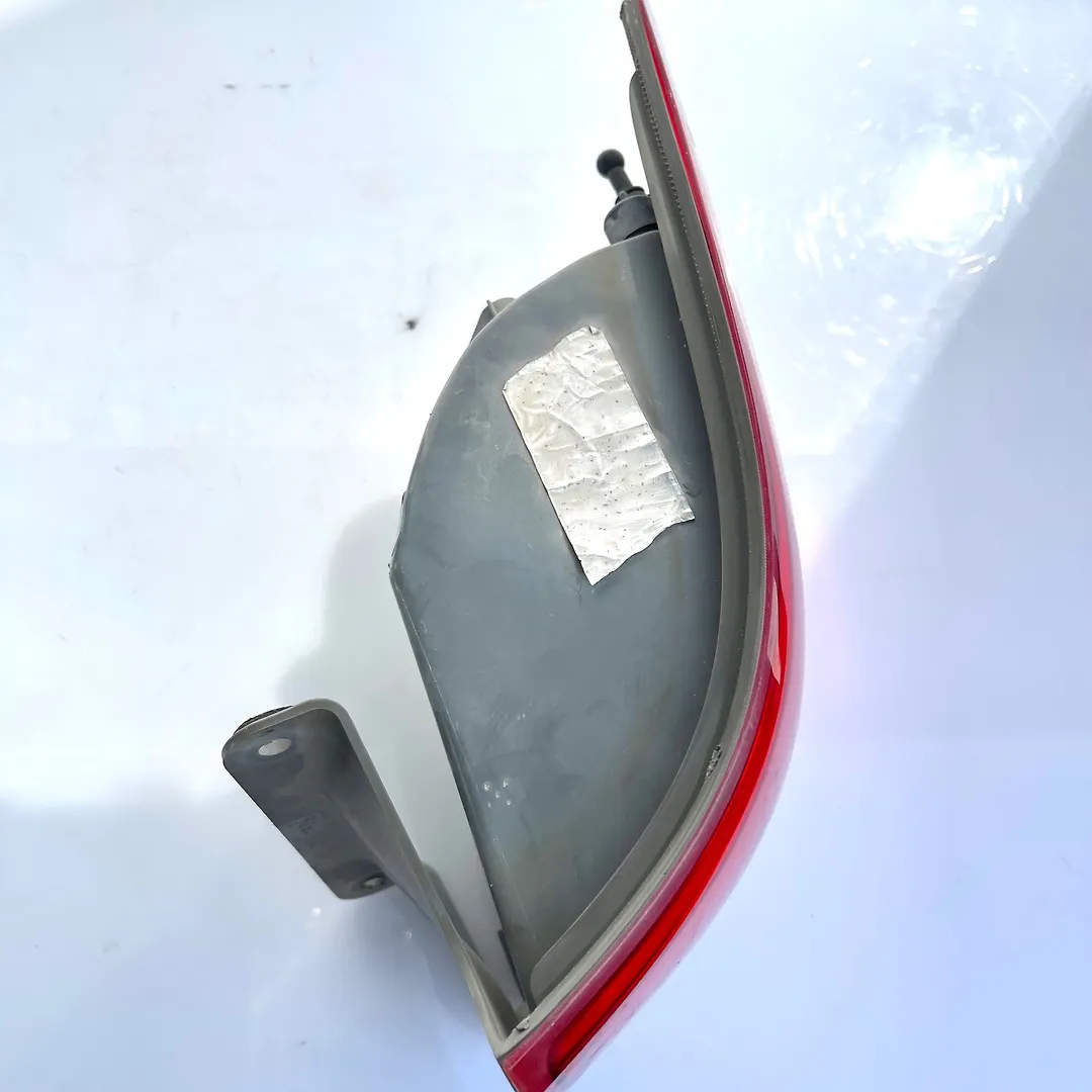 Tail Light (RH) - 2015 Jeep Grand Cherokee