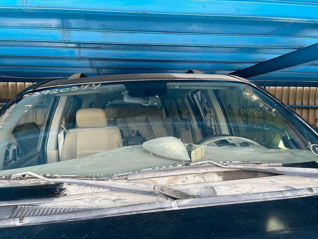 Windshield glass - 2010 Nissan Armada