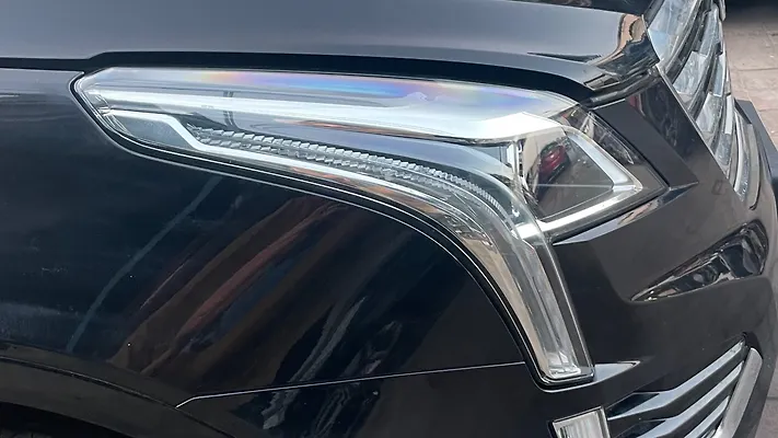 Headlight (RH) - 2018 Cadillac XT5 Luxury