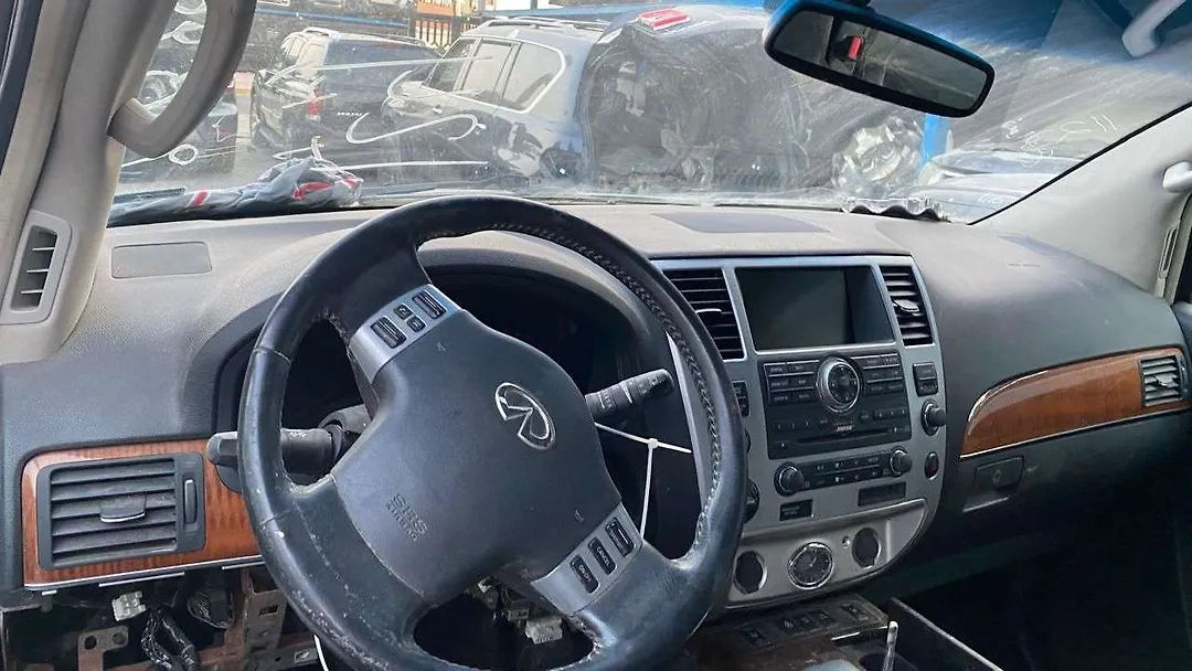 Dashboard  - 2010 Infiniti QX56 5.6i
