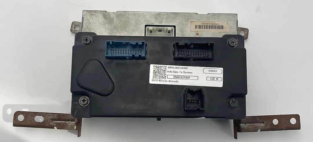 Info-gps-tv screen - 2012 Nissan Armada