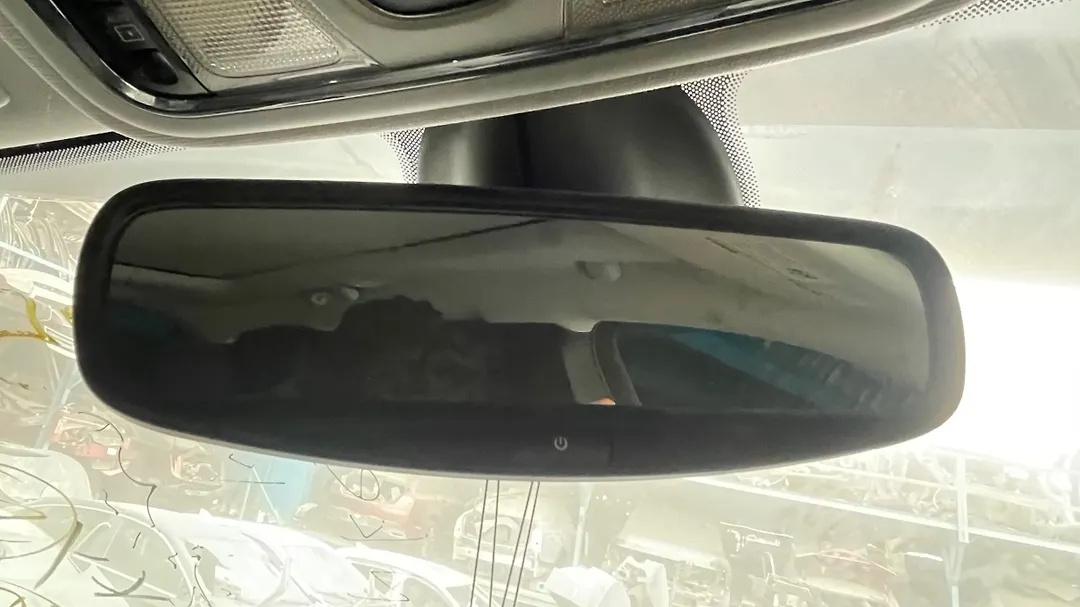 Rear view mirror - 2019 Jeep Cherokee