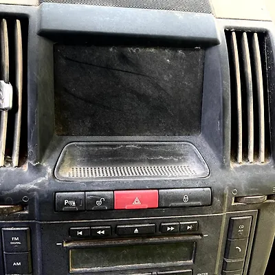 Info-gps-tv screen - 2011 Land Rover LR2