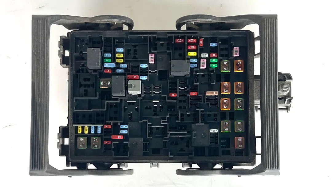 Fuse box - 2015 Cadillac Escalade ESV LUXURY