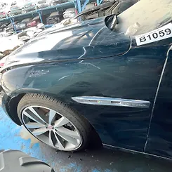 Fender (LHF) - 2019 Jaguar XJ