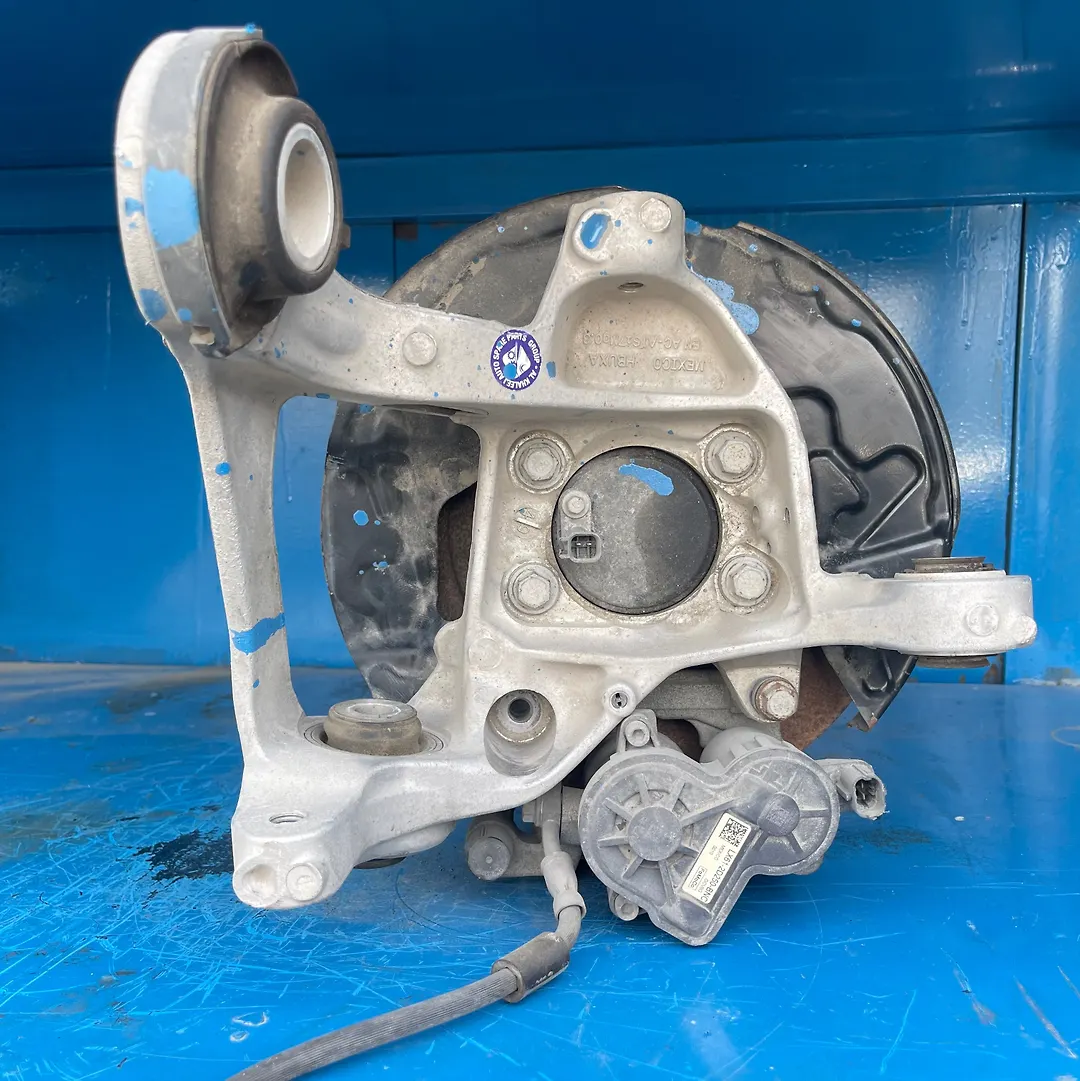 Complete Hub Assembly(RHF) - 2020 Lincoln Corsair Standard