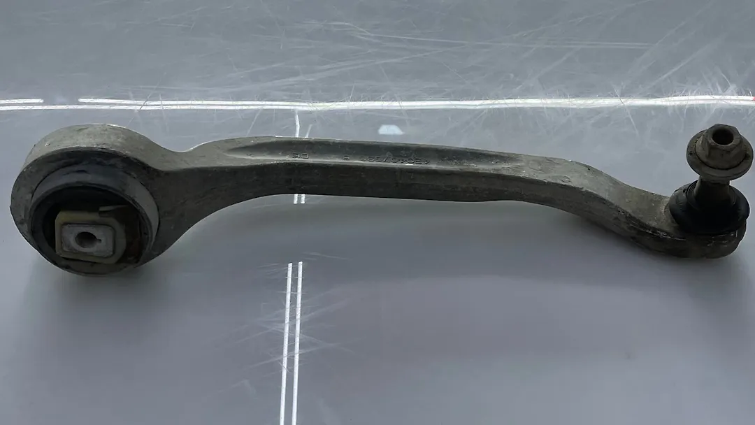 Lower arm (RH) - 2004 Audi A8