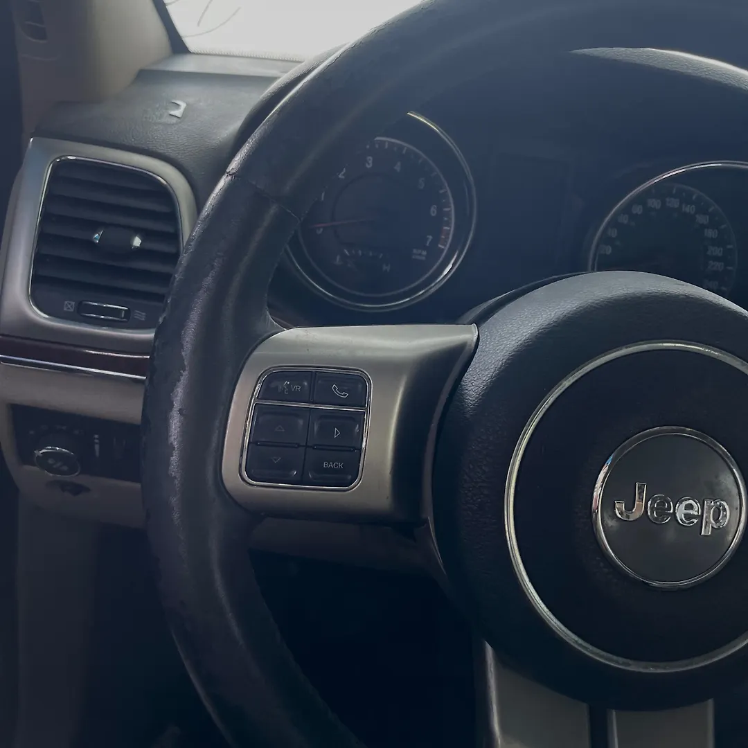 Steering wheel - 2013 Jeep GRAND CHEROOKE